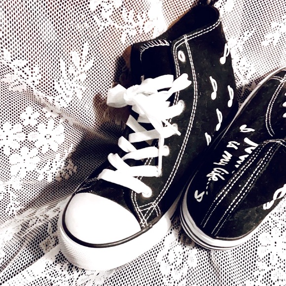 “MUSIC IS MY LIFE” CONVERSE SNEAKERS - Picture 4 of 9